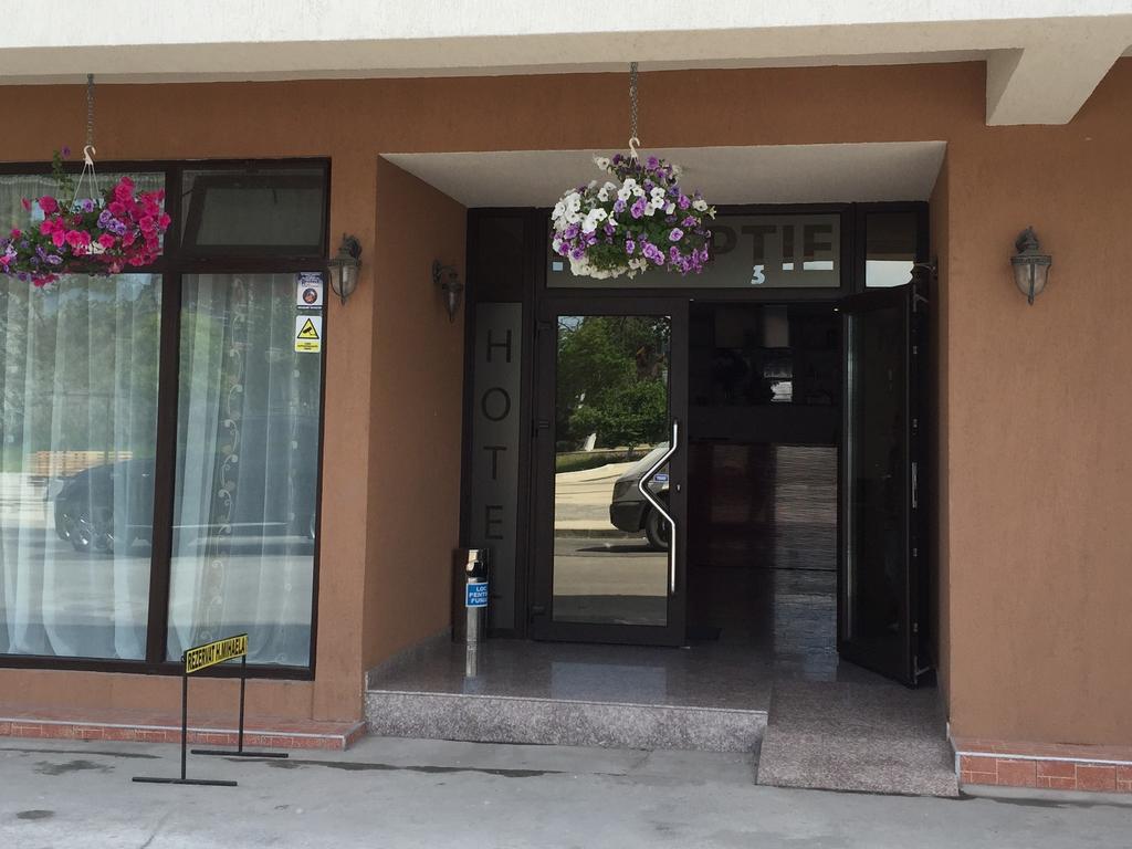 מאמאיה Hotel Mihaela מראה חיצוני תמונה