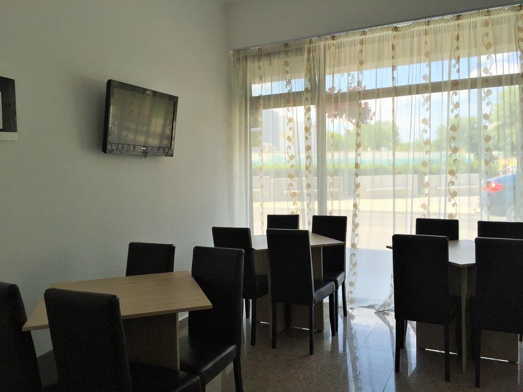 מאמאיה Hotel Mihaela מראה חיצוני תמונה